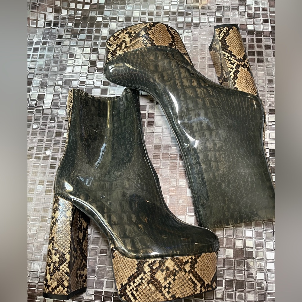 Azalea Wang Dreamer, snakeskin print platform boots size 8.5